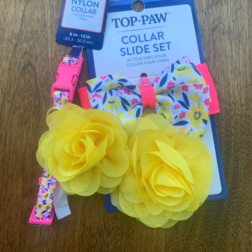 NWT Top paw collar, bow and 2 flower collar slides